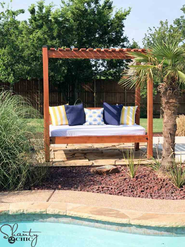 DIY Outdoor Daybed