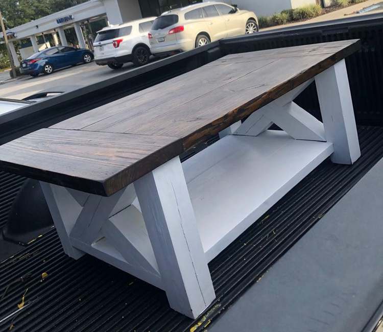 DIY Rustic Farmhouse Coffee Table