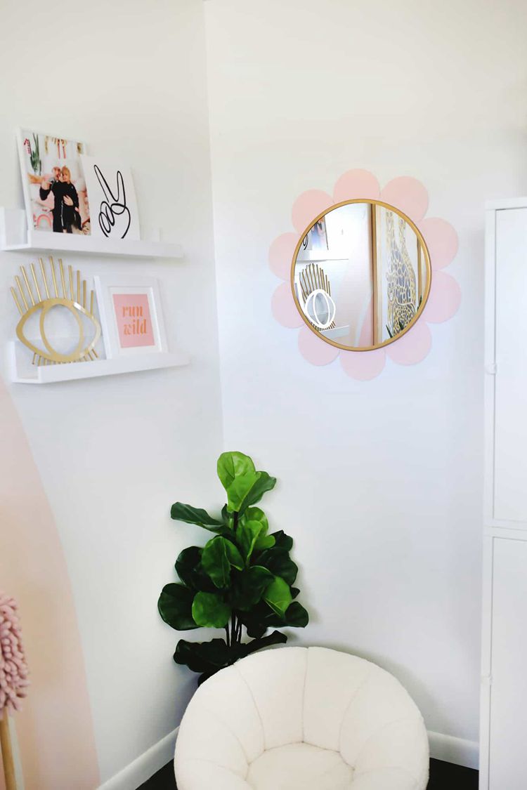 Modern Flower Mirror DIY