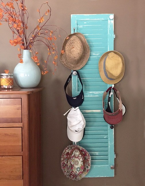 19-Old-Shutter-Hat-Rack-DIY