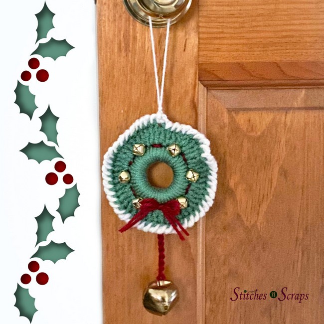 Jingle Bell Mini Wreath