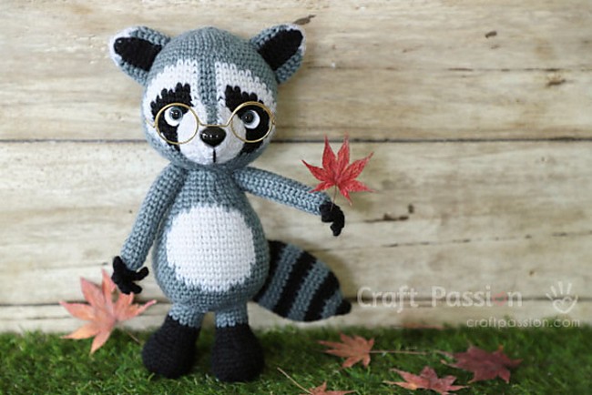 Raccoon Amigurumi, Jr. Rakku