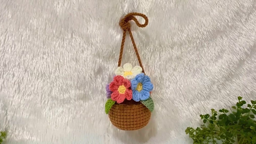 Crochet Cute Hanging Plant Pattern