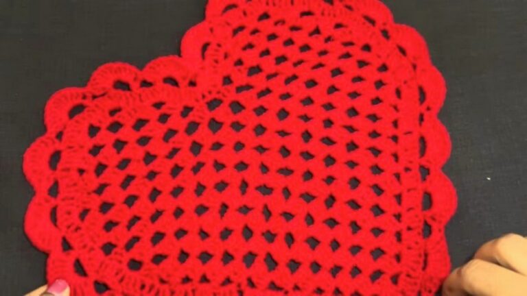 How to Crochet Heart-Shaped Thaalpos for All Skill Levels