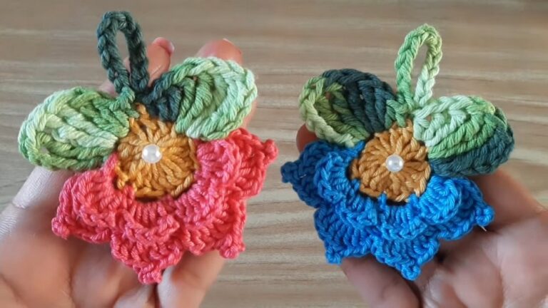 How to Crochet Simple Flower Keychain for Beginners