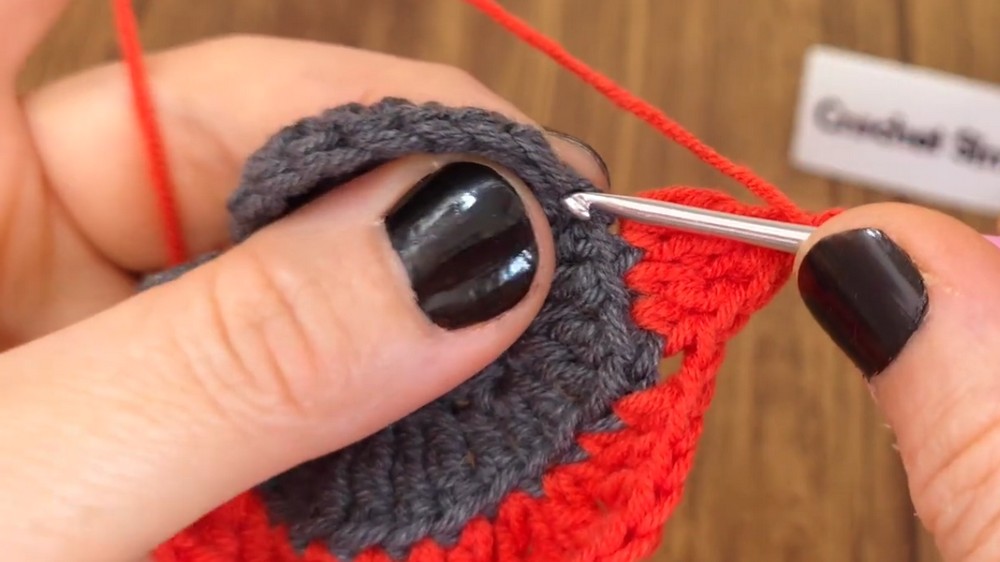 Crochet Club Poker Granny Pattern 2