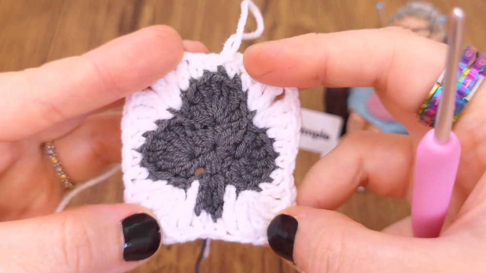 Crochet Club Poker Granny Pattern 3