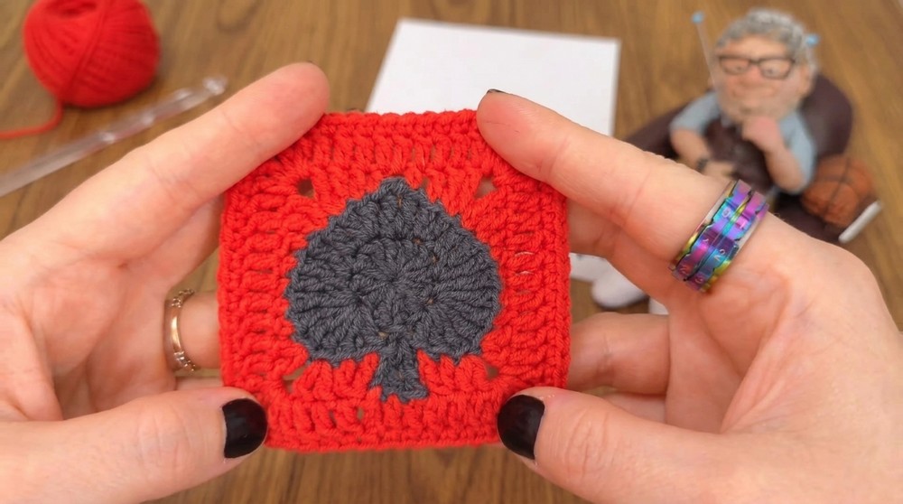 Crochet Club Poker Granny Pattern 4