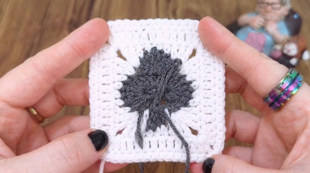 Crochet Club Poker Granny Pattern 4