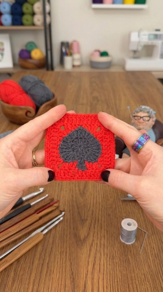 Crochet Club Poker Granny Pattern 5