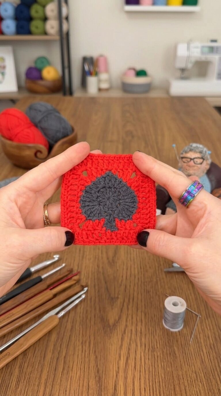 Crochet Club Poker Granny Pattern 5