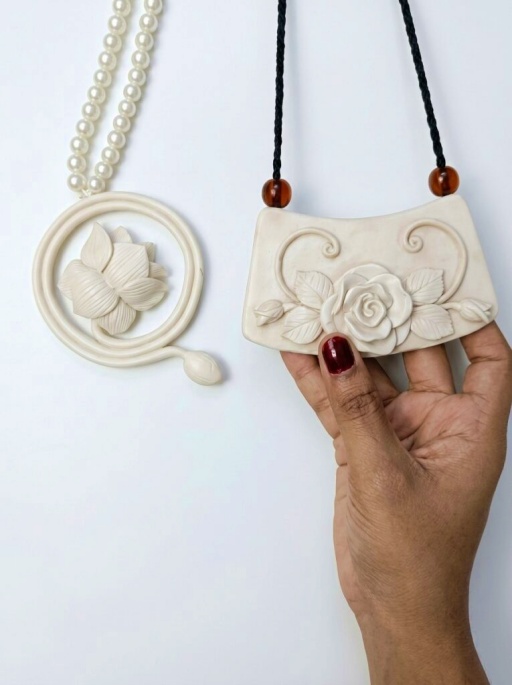 Attach Tassel Clay Necklace