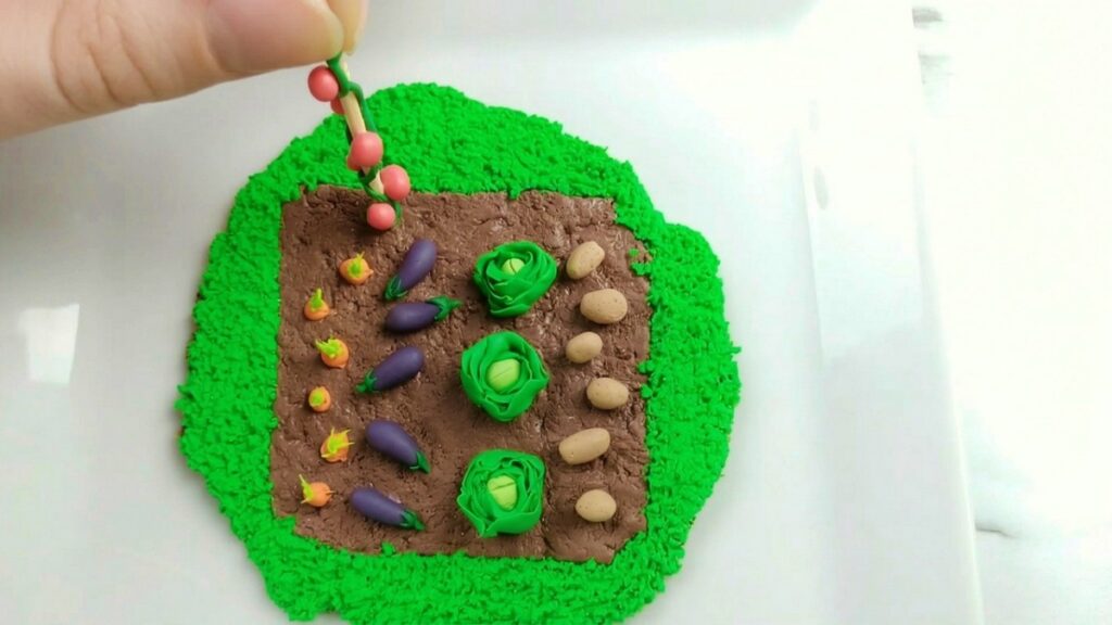 Mini Vegetable Garden Clay 6